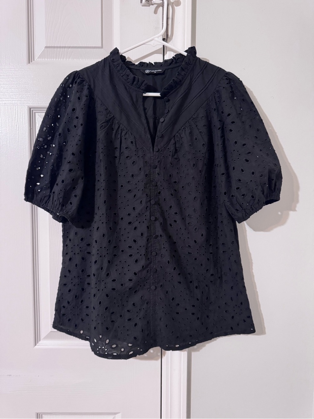 Pretty Garden Eyelet Puff Sleeve Blouse - Black - Size M